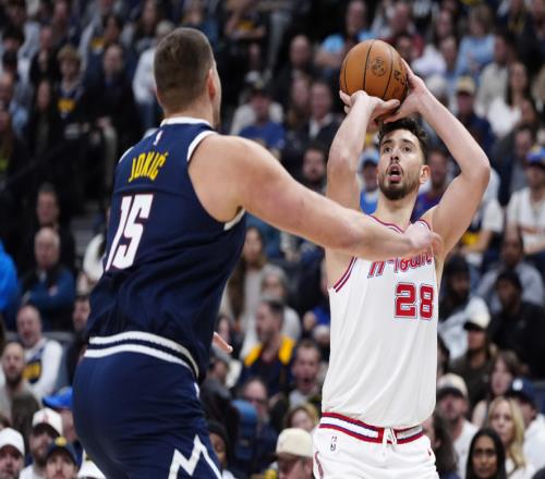 4勝10負(fù)，凈輸62分，核心輪流重傷！奪冠熱門本賽季又要成為炮灰