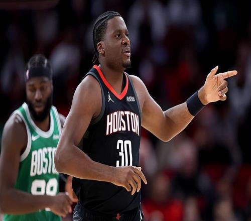 場上效果其實并不差，但火箭卻對于重金簽下的內(nèi)線老將毫不信任