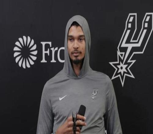 文班：落后25分全隊都沒有放棄，我已經快累暈了幸好沒打加時