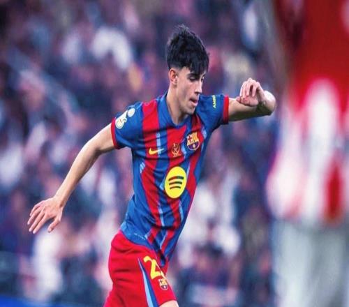 記者：貝爾納爾因腸胃不適在中場(chǎng)休息時(shí)被換下