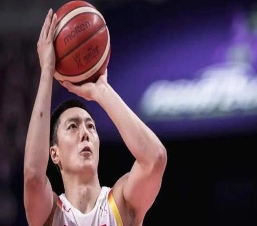 胡明軒奪得全明星三分大賽冠軍，對陣韓國隊(duì)咋就一個(gè)不進(jìn)呢