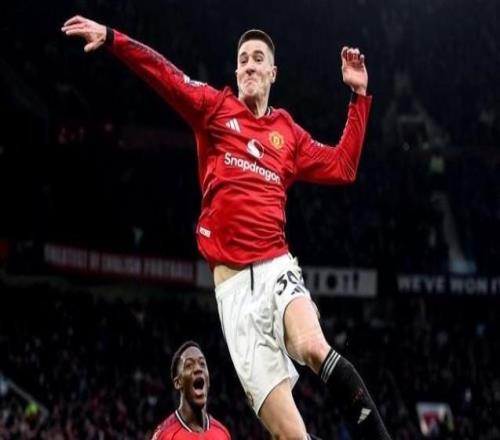 記者：謝什科的9球全來(lái)自禁區(qū)內(nèi)，他下一個(gè)目標(biāo)是禁區(qū)外破門(mén)