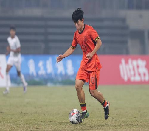 16歲鄺兆鐳中超首秀沖上熱搜賽后婉拒采訪董路自豪：我的干兒子