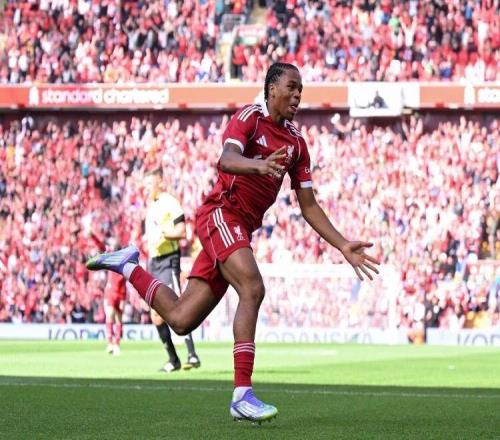 利物浦賺翻了！18歲青訓(xùn)小將成鋒線新核，英超爭冠指日可待