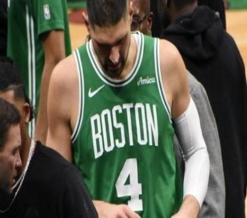 官方：武切維奇已接受右手無(wú)名指骨折手術(shù)，將至少缺戰(zhàn)3到4周