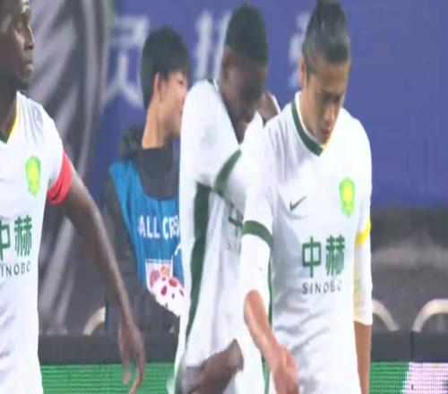 半場(chǎng)絕殺01！武漢三鎮(zhèn)主場(chǎng)低迷，半場(chǎng)“0射門(mén)”，遭北京國(guó)安吊打