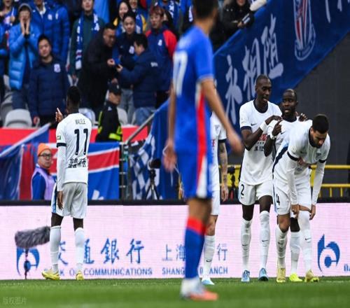 中超大連英博PK申花圖片分享，先來馬萊萊+阿奇姆彭+馮勁進(jìn)球慶祝
