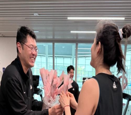 致每一位發(fā)光的你！