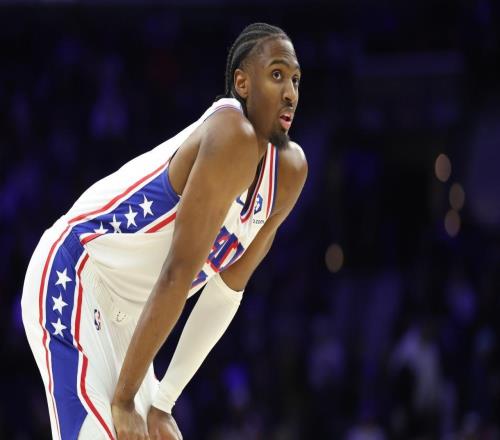 沒你不行！馬克西22中12轟31分上半場(chǎng)22分遭包夾末段受傷離場(chǎng)