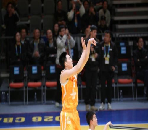 稳定投进决赛！广东后卫找回信心，全明星放松娱乐！