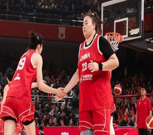 中国女篮大胜捷克34分：刘禹彤再爆发，韩旭亮相