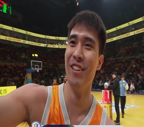 又穩(wěn)定又有速度！胡明軒加賽奪CBA三分大賽冠軍！