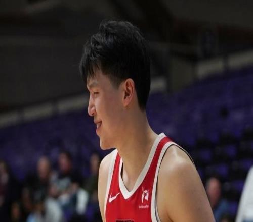 兩戰(zhàn)轟36+18+11！楊瀚森練級(jí)大秀妙傳終迎轉(zhuǎn)機(jī)