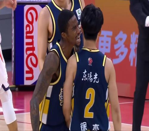 北京四國手+上海三巨頭+廣廈王炸！CBA新規(guī)逼瘋廣東，奪冠沒戲了