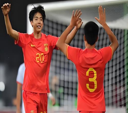 重慶銅梁龍戰(zhàn)平津門虎，三人表現(xiàn)不俗被球迷認(rèn)可，卻沒(méi)有向余望