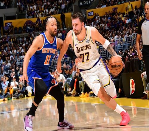 罕見(jiàn)！湖人妖衛(wèi)10中1，卻成正負(fù)值之王，鎖死4年1.5億先生立大功