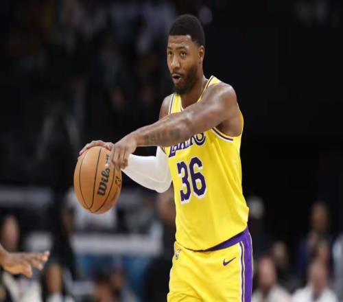 詹姆斯苦等！湖人11097贏尼克斯，東契奇35+8+4，里夫斯25+4+5+3