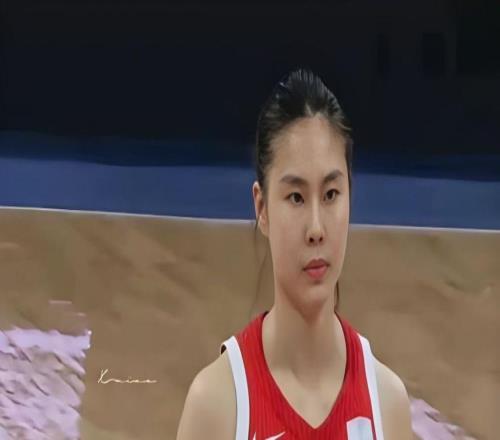 女籃12人大名單出爐！韓旭王思雨領(lǐng)銜，得分王被淘汰：看不懂