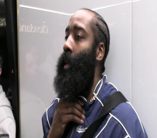 不敌绿军！哈登：凯尔特人是骑士的标杆对我影响最大女性是妈妈