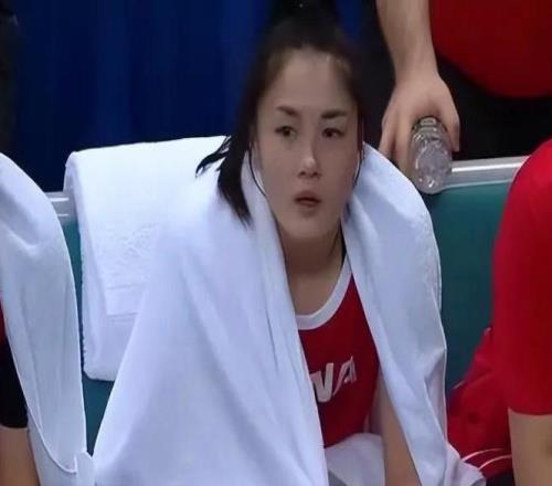 光漂亮有啥用三戰(zhàn)三分12中2+0罰球7失誤，宮導(dǎo)看錯(cuò)人，趕快換了