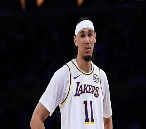 打強(qiáng)隊(duì)還是顯得效果一般，湖人替補(bǔ)中鋒到了季后賽能否有所發(fā)揮