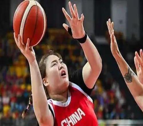 中國(guó)女籃世界杯資格賽12人名單，李月汝韓旭在列，強(qiáng)力內(nèi)線落選