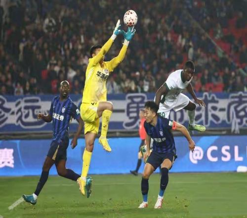 有踢假球嫌疑北京國(guó)安20武漢三鎮(zhèn)，門將離奇失誤遭球迷質(zhì)疑