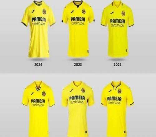 西甲舉辦復(fù)古狂歡節(jié)，球迷調(diào)侃：黃潛球衣都長一樣，怎么選