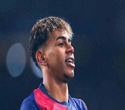 18歲237天！亞馬爾加冕最年輕50球先生，梅西C羅同期被他甩在身后