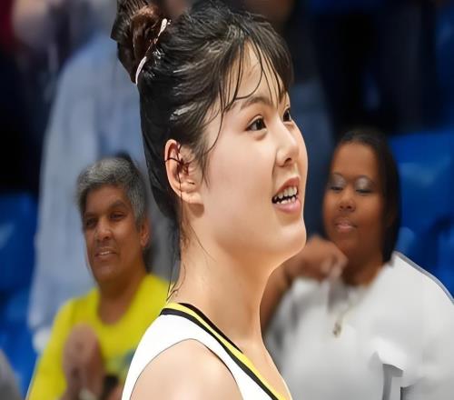 世預(yù)賽：中國(guó)女籃12人名單確定！2人落選，宮魯鳴要出“大招”了