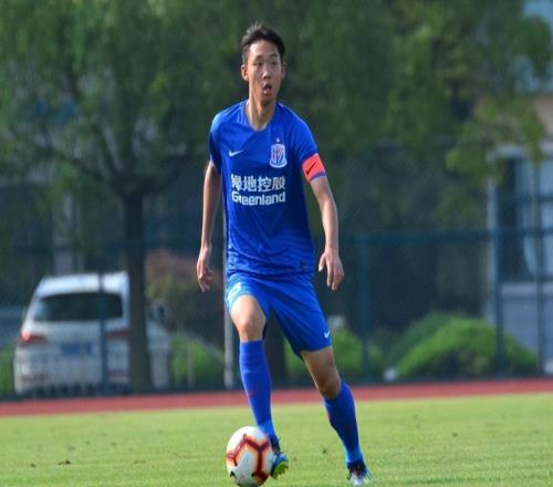 斯盧茨基堅(jiān)持重用的中后衛(wèi)金順凱！本輪中超終于爆發(fā)，贏得認(rèn)可