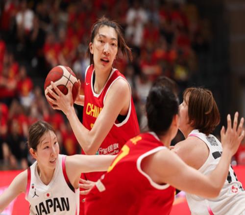 中國(guó)女籃世界杯資格賽12人名單出爐：韓旭李月汝領(lǐng)銜劉禹彤落選