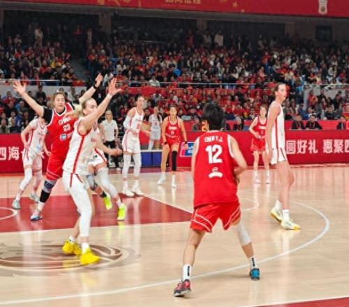 最新調(diào)整！中國女籃12人名單出爐，2人歸隊(duì)、1人落選，李夢沒戲