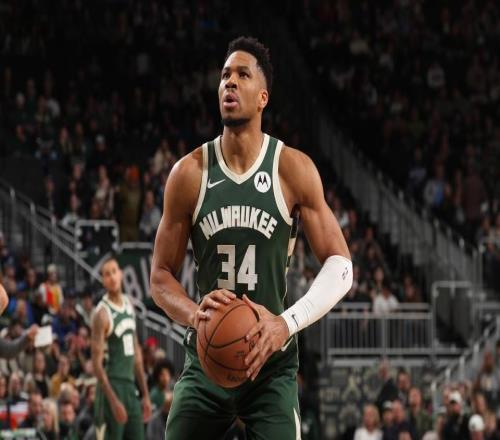 字母哥27+9+8復(fù)出首勝！雄鹿滅爵士結(jié)束4連敗喬治22分