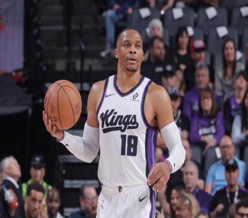 轟23+11+12助0失誤，威少一戰(zhàn)破6大紀錄！比肩詹姆斯+創(chuàng)歷史最老