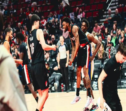 復(fù)出首戰(zhàn)就暴扣！楊瀚森高效拿下5分，開(kāi)拓者大勝步行者