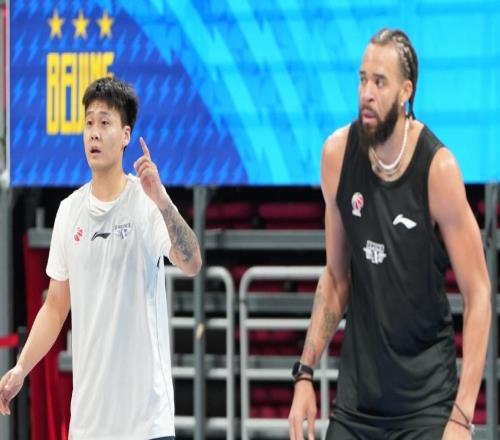 北京公開訓(xùn)練！趙睿參與合練，陳盈駿談趙睿對(duì)位，麥基直指總冠軍
