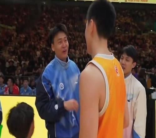 胡明轩谈三分大赛夺冠：我岁数比于米提更大一些心态要更平稳一些