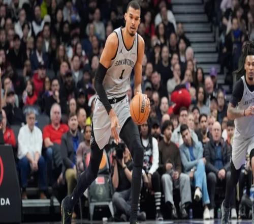 顛覆認(rèn)知！文班亞馬這球太離譜，2米26打出喬丹級突破