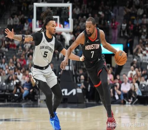 火箭創(chuàng)尷尬紀錄，申京兩人真該批！烏度卡老生常談，文班扎心火箭