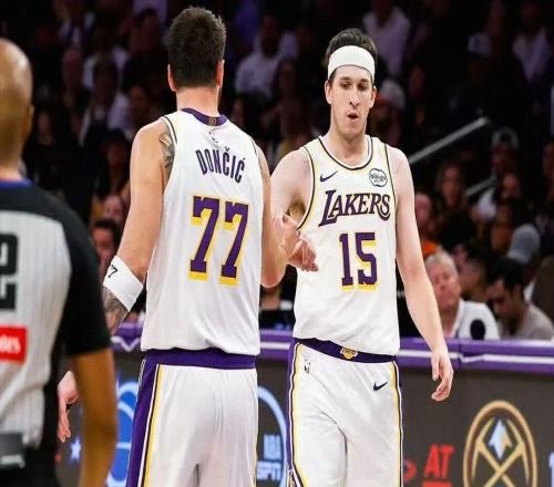 這還是湖人嗎東李60分！窒息防守狂勝尼克斯！