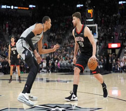 西部排名大變臉！2隊(duì)搶第1，火箭掉第4，湖人升第5，快船直沖前8