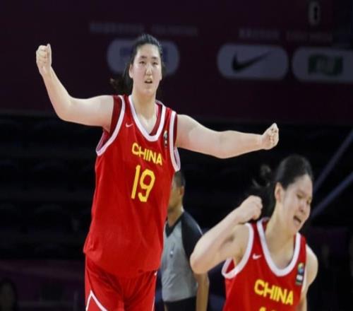 女籃世預(yù)賽12人名單已明朗張子宇領(lǐng)銜4大中鋒：劉禹彤有望入選