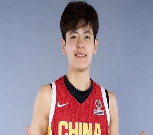 接棒姐姐楊力維擔任隊長！曝楊舒予成新一屆中國女籃隊長