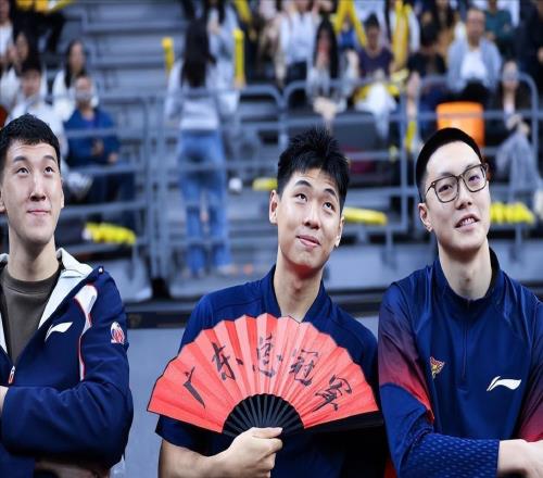 廣東客場挑戰(zhàn)新疆！崔永熙和麥考爾上演首秀，杜鋒滿級號拒絕爆冷