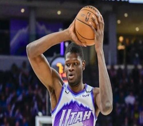 內(nèi)線傷病滿營！爵士再簽前6號秀班巴，四場比賽定去留