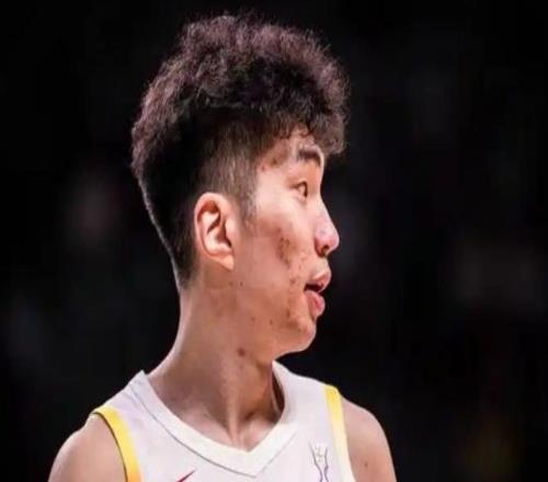 郭士強(qiáng)看好3黑馬，男籃2中鋒崛起，徐杰、胡明軒跟趙睿有意沖冠軍