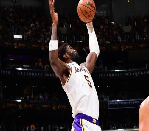 面對(duì)尼克斯難得強(qiáng)硬了一把，湖人先發(fā)中鋒能否保持這樣的水準(zhǔn)呢