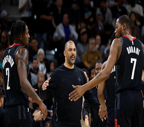 難得命中了兩記三分，但火箭3D鋒線的防守貢獻(xiàn)度依然嚴(yán)重不足