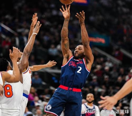 拒逆轉(zhuǎn)！倫納德29+8創(chuàng)紀(jì)錄，布倫森28+8犯大錯(cuò)，加蘭23+7全隊(duì)第三